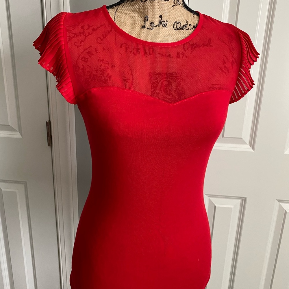 Cute pleated Express top